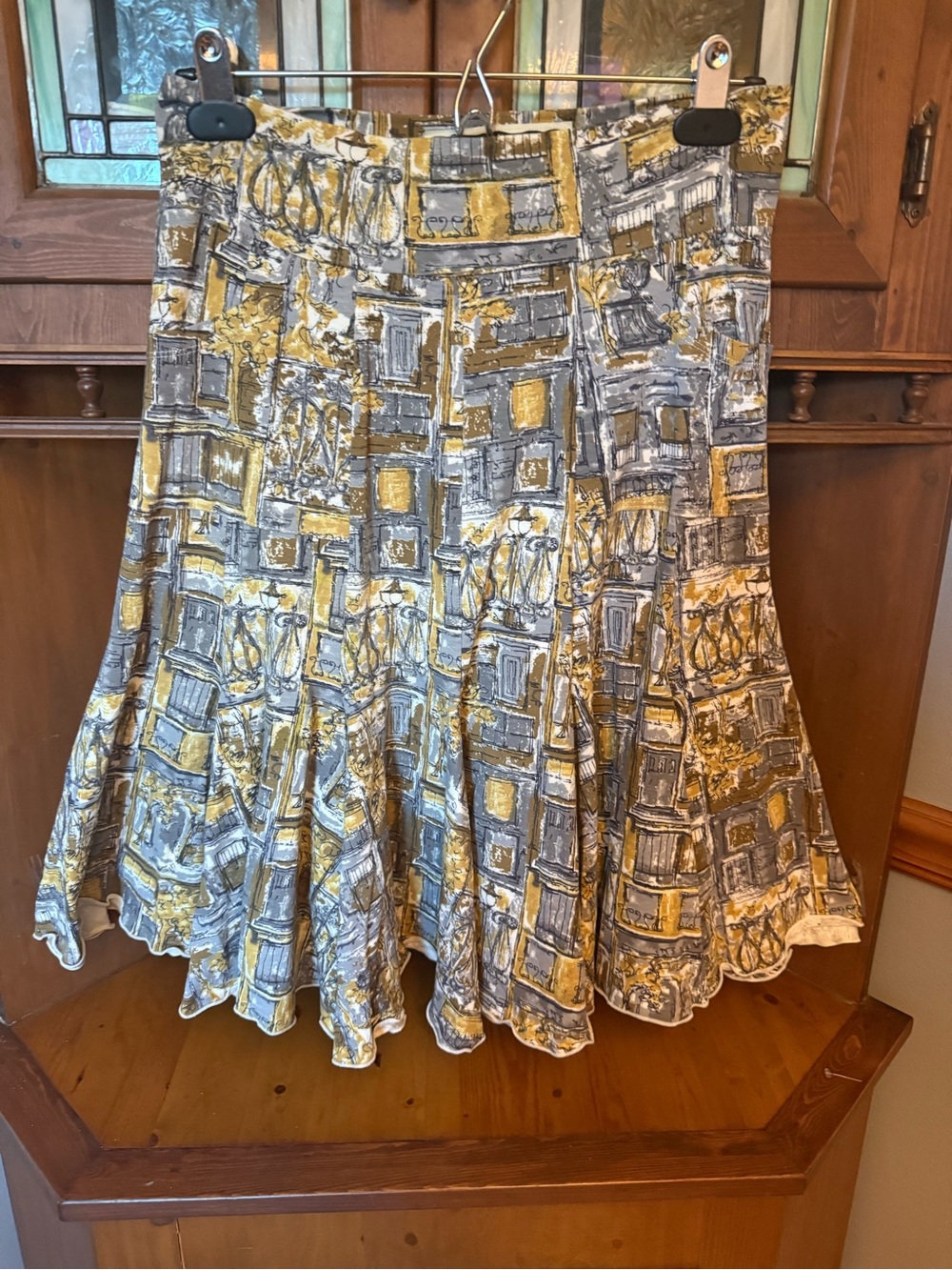 Effie's Heart "7 Year Skirt distinctive yellow and gray Cityscape print L